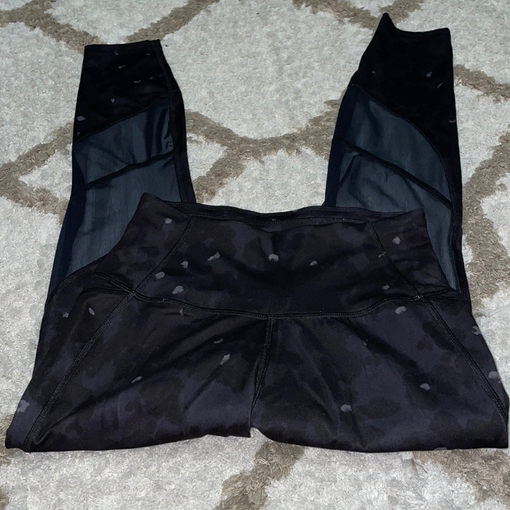 All in motion size small black leopard print leggings